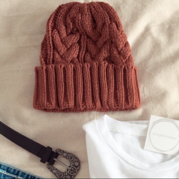 NWT Camel Beanie - Picture 2 of 4